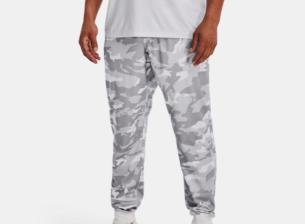 Under Armour Erkekler İçin Spor Kıyafetleri Under Armour Erkekler İçin Spor Kıyafetleri