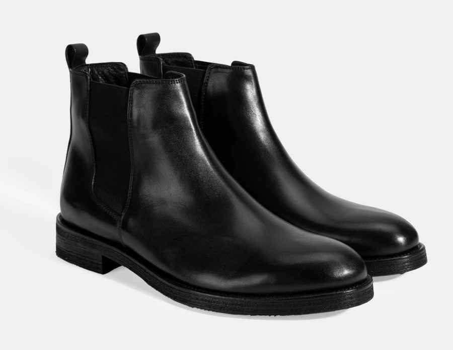 Desa Erkek Ayakkabılarında Deri Şıklığının Adresi