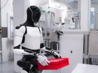 Tesla, üretimde 1.000 insansı robot kullanmaya mı başladı?