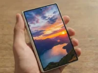 Samsung'un Yeni Geniş Katlanabilir Telefonu Sızdırıldı