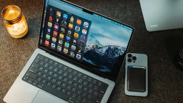 iPhone Cipli Uygun Fiyatli MacBook Geliyor